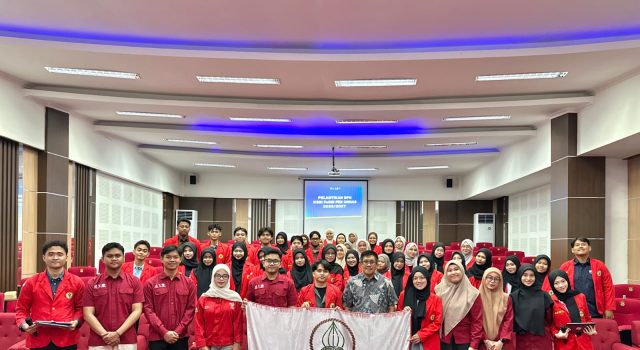 Lantik Kabinet Semesta, KSEI FoSEI FEB Unhas Didorong Jadi Episentrum Intelektual Mahasiswa
