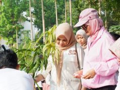Prof Farida dan Prof Andi Aslinda Tanam Pohon di FISH UNM, Perkuat Gerakan Kampus Hijau