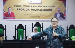 FH Unhas Hadirkan Dua Profesor dari Jerman, Bahas Tantangan Hukum AI dan Perlindungan Data Pribadi
