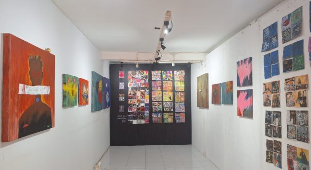Pameran Kampung Garam di Makassar Pertemukan Karya Amrullah Syam dan Ahmad Anzul