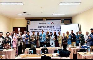 Ketua Komite Audit MWA Unhas Bacakan Kesimpulan Akhir Forum Komite Audit PTN-BH 2026 di Universitas Sebelas Maret