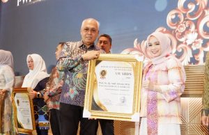 Prof Andi Aslinda Raih Penghargaan PWI Sulsel Award 2026 Kategori Inovasi Pembelajaran